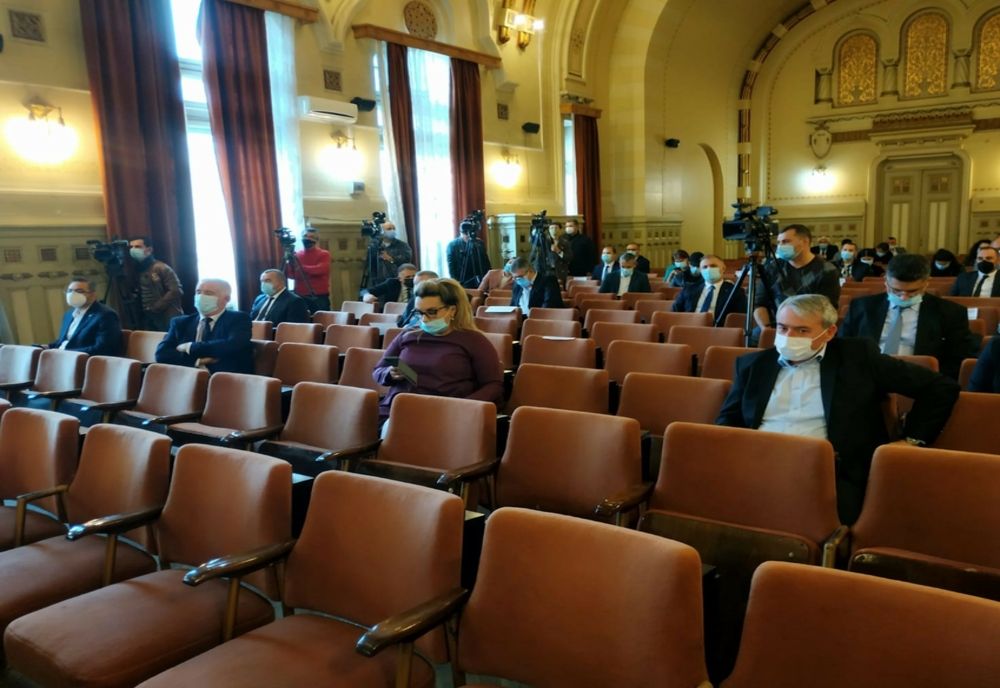 Noul preşedinte CJ Dolj şi consilierii judeţeni au depus jurământul