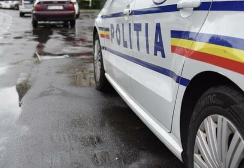 Accident provocat de un adolescent fără permis. O tânără a fost rănită