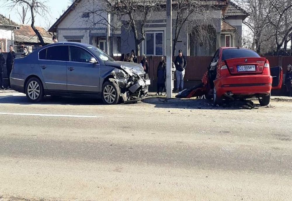 Accident pe un drum judeţean din Dolj. Trei persoane la spital