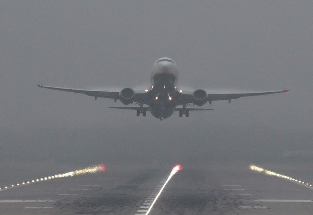 Avionul cu vaccinul anti-COVID n-a putut ateriza pe Aeroportul Craiova