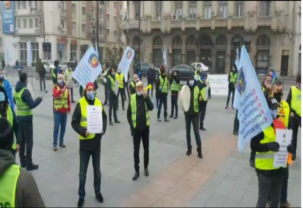 Un nou protest în faţa Prefecturii Dolj. Poliţiştii au ieşit în stradă