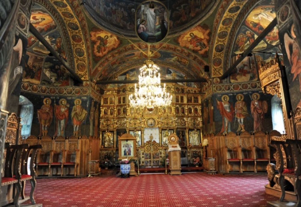 Tânăr din Dolj, reţinut după ce a fost prins la furat dintr-o biserică