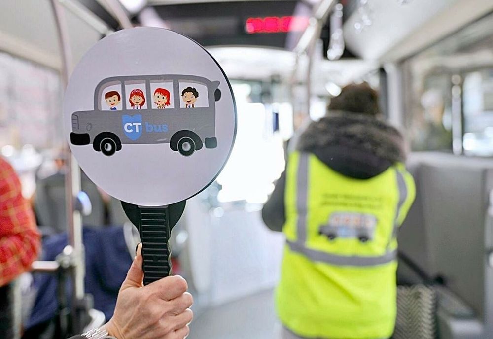 Transport școlar, pus la dispoziție gratuit, în Craiova