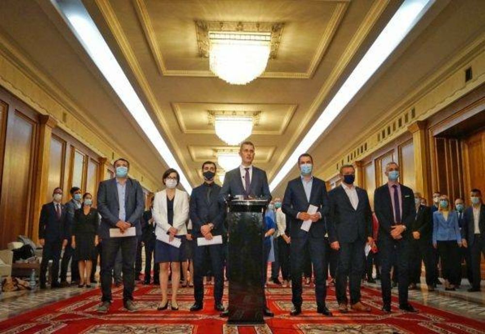 Miniștrii USR-PLUS și-au depus demisiile din Guvernul Cîțu. Cine preia interimatele