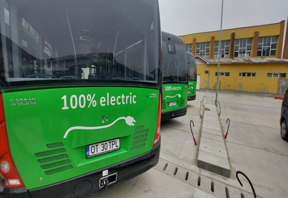 Craiova: 22 autobuze electrice, achiziţionate prin PNRR