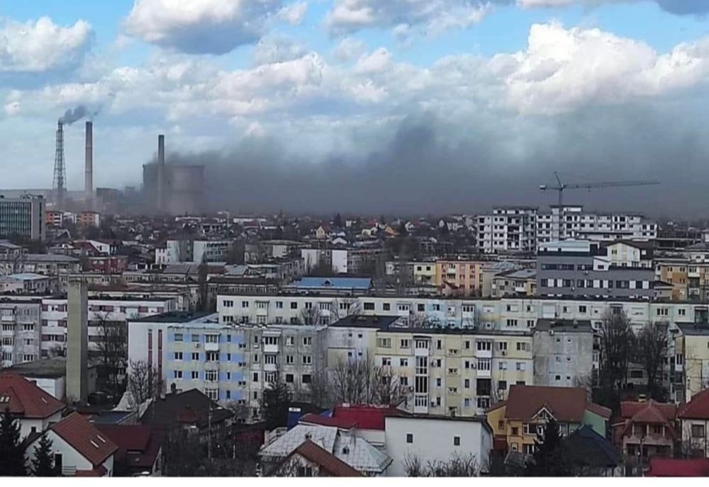 Primăria Craiova, acţionată în instanţă de o asociaţie. Motivul - poluarea de la CET-ul din oraş