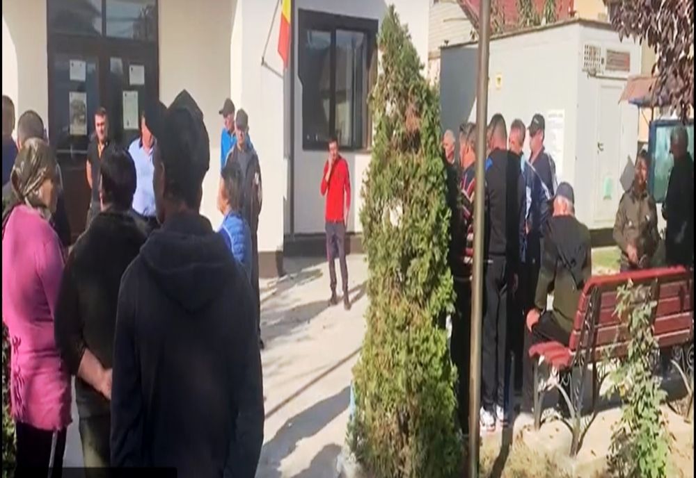 Dolj: Protest al fermierilor din Desa pentru că trebuie să înapoieze ajutoarele Covid (VIDEO)