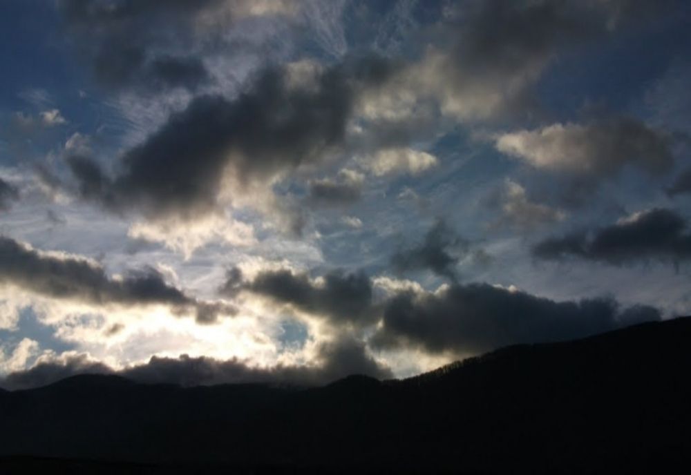 VREMEA 30 DECEMBRIE. CER PREDOMINANT NOROS ȘI CONDIȚII IZOLATE DE PRECIPITAȚII