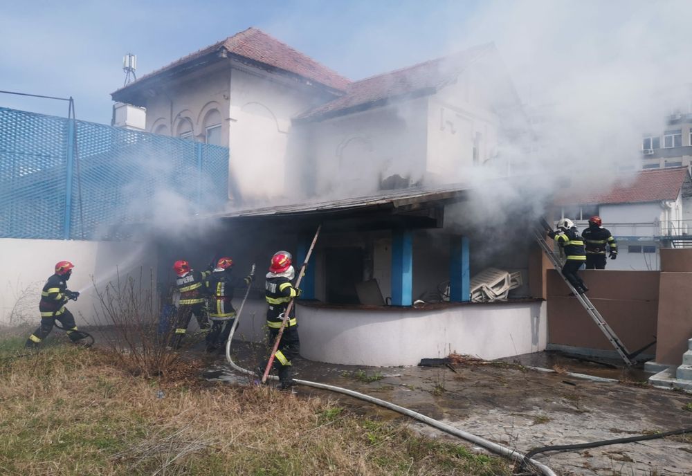 Stadionul Tineretului din Craiova, cuprins de un incendiu