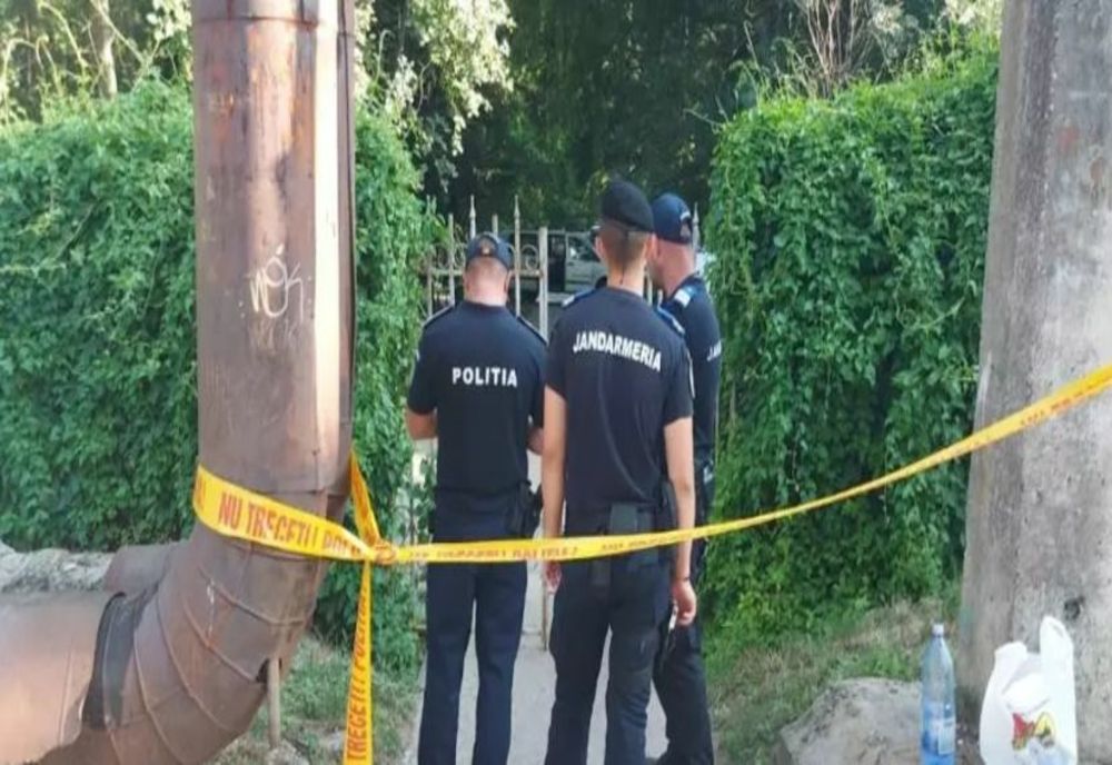 Crima de la Grădina Botanică. Tatăl Melisei, eleva ucisă la Craiova, a atacat duba în care se afla ucigașul fiicei sale