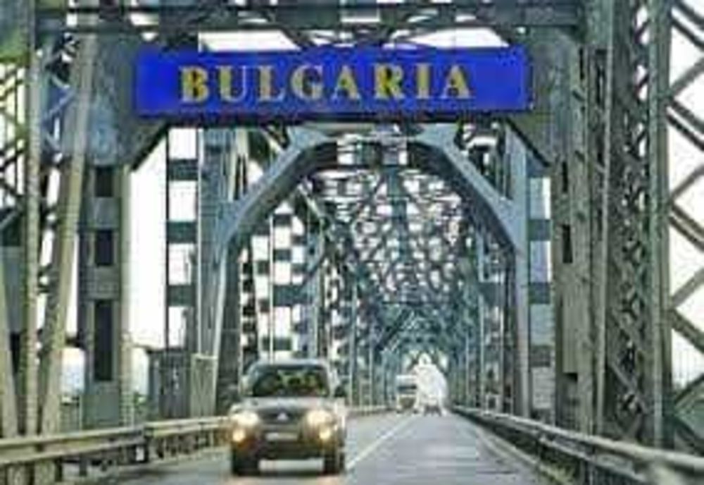 Circulație afectată spre Bulgaria din cauza vremii. Traversarea cu bacul Bechet–Oryahovo, oprită temporar
