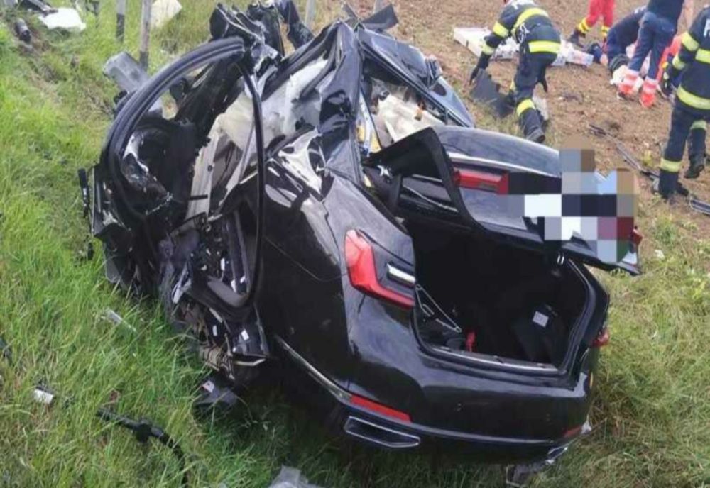 ACCIDENT GRAV PE CENTURA DE NORD A CRAIOVEI. DOUĂ PERSOANE AU MURIT DUPĂ COLIZIUNEA DINTRE UN AUTOTURISM ȘI O BETONIERĂ 