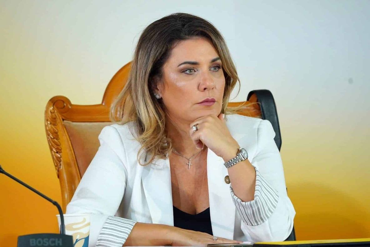 GIANINA ȘERBAN, DEPUTAT AUR: „ROMÂNIA ESTE ȚARA UNDE VICTIMELE MOR CU ORDINUL DE PROTECȚIE ÎN BUZUNAR“