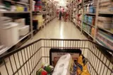 Salariul minim nu mai acoperă nici cheltuielile de bază. Aproape 2 milioane de români, loviți în plin de scumpiri