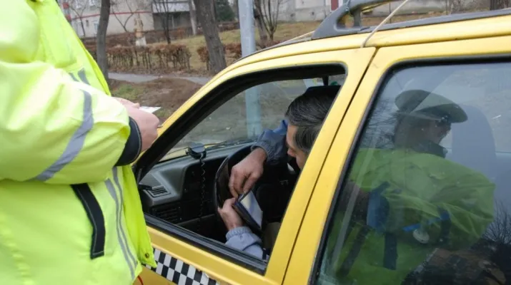 taxi-politie-715x400