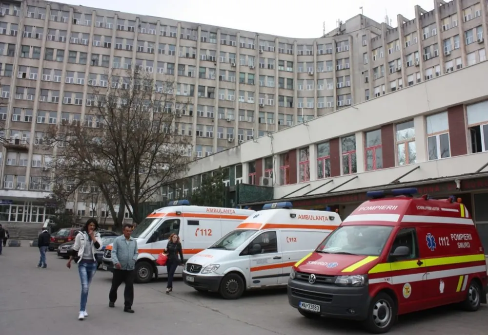 Camere video, sute de locuri de parcare și foișoare în curtea celui mare spital din Oltenia. Informații făcute publice în plin scandal  