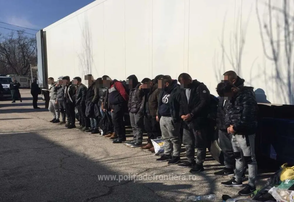 15 migranți depistați într-o remorcă frigorifică la Frontiera Calafat 