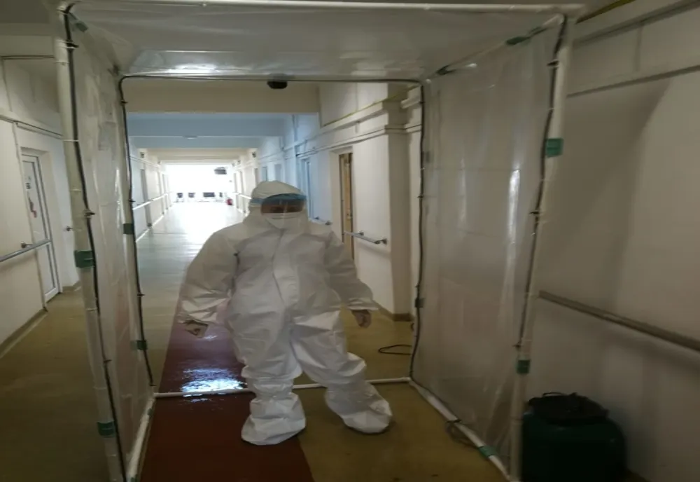 Poartă de dezinfectare pentru cadrele medicale de la Spitalul „Victor Babeș” Craiova
