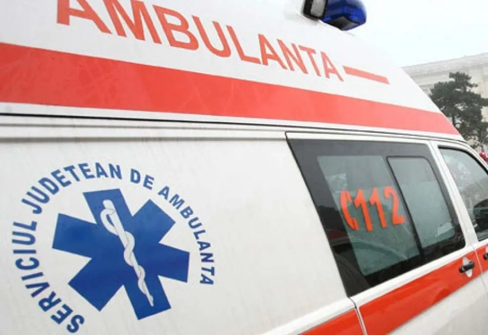 Craiova: Mașină de poliție lovită în trafic. Un polițist, la spital  