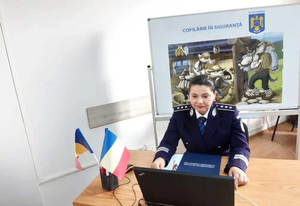 Activități de prevenire, derulate online, de către polițiștii doljeni