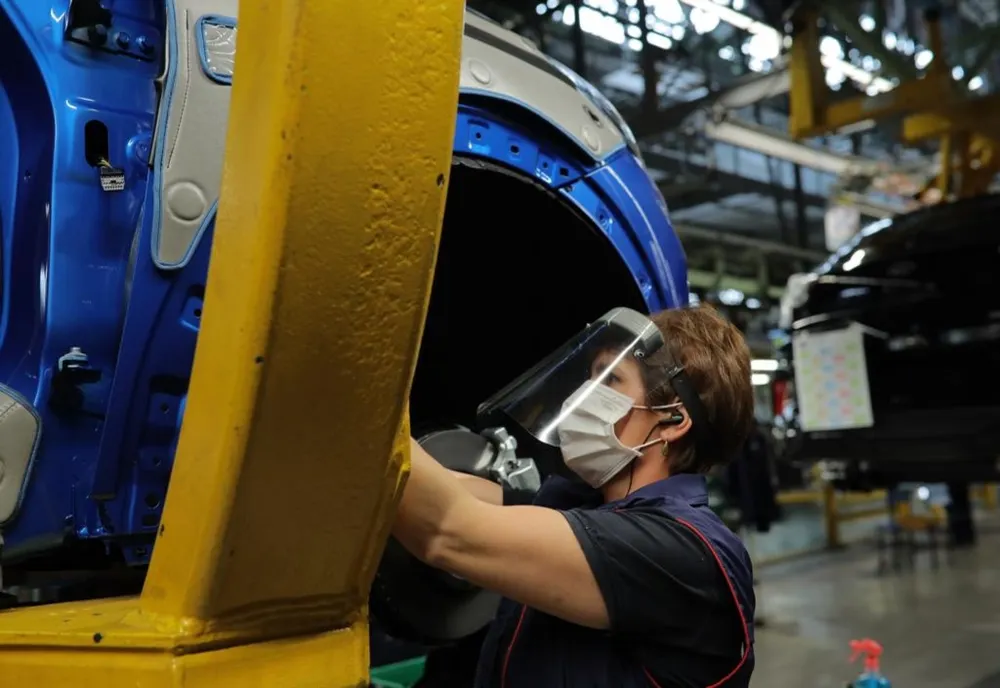 16.000 de viziere produse de angajații Ford Craiova. Urmează donații către instituțiile publice din Dolj