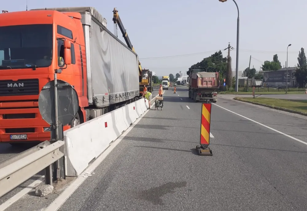 Dolj: Parapete axial de beton, montat pe DN 6, între Craiova şi Işalniţa