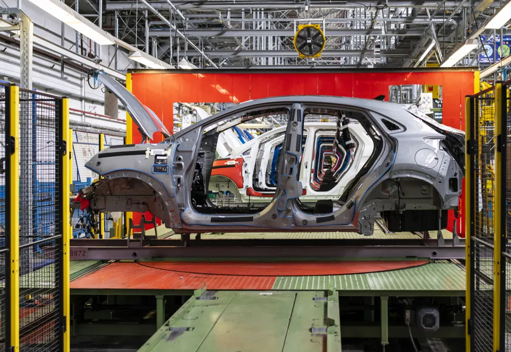 Ford anunță transferul proprietății fabricii de la Craiova către partenerul său Ford Otosan