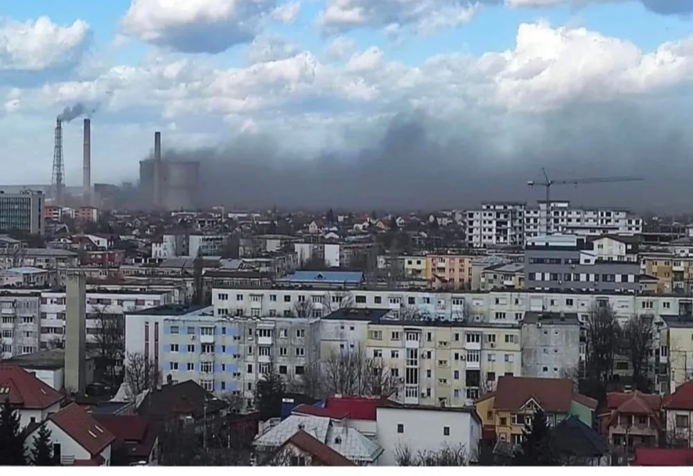 Primăria Craiova, acţionată în instanţă de o asociaţie. Motivul - poluarea de la CET-ul din oraş