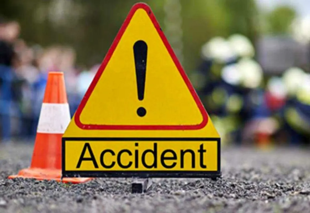Tramvai, implicat într-un accident la Craiova. Două persoane, la spital