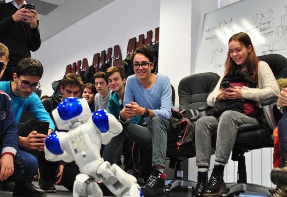 Robotică și mecatronică la Universitatea din Craiova