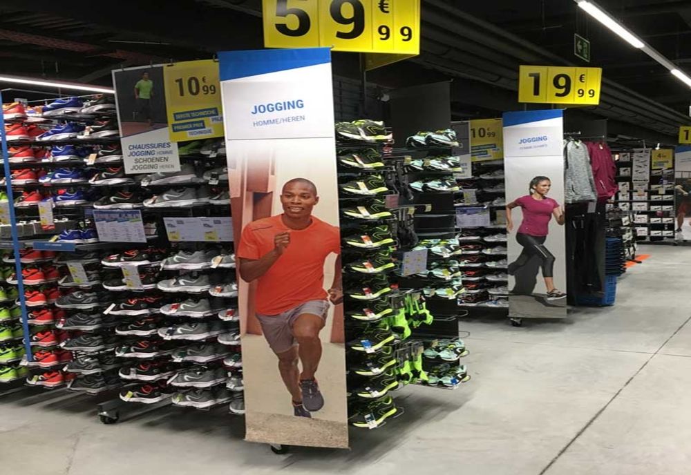 Craioveancă prinsă cu produse furate dintr-un magazin cu articole sportive