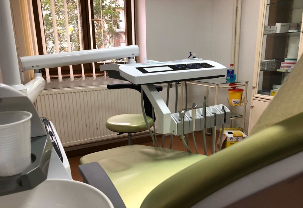 FOTO. Aparatura veche de 35 de ani, schimbată în cabinetele medicale școlare din Craiova