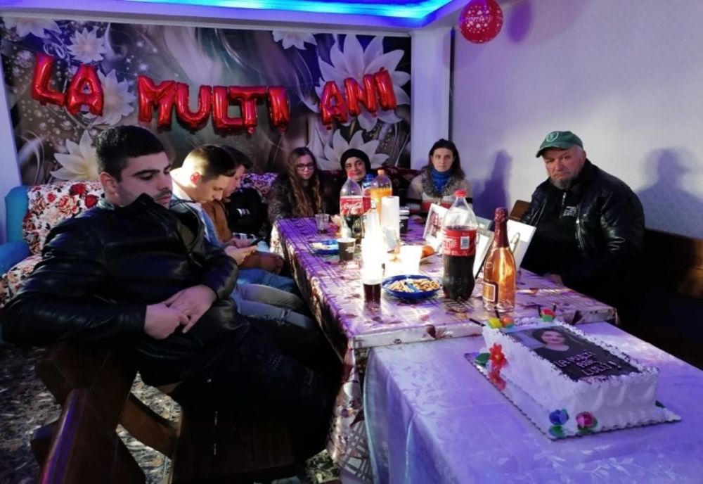 Luiza Melencu, sărbătorită în lipsă. Familia și prietenii s-au adunat la locuința fetei