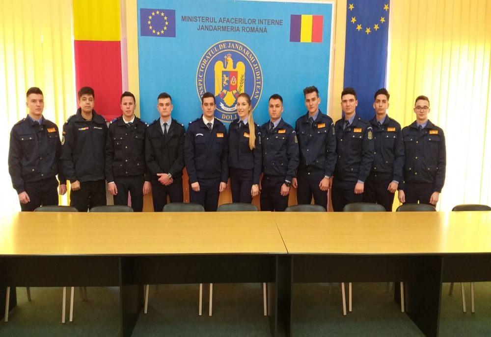 Studenţi ai Academiei de Poliţie din Bucureşti fac practică la Inspectoratul de Jandarmi Dolj