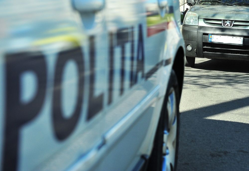 Dolj. Un tânăr de 17 ani a accidentat cu maşina un copil de 8 ani şi a fugit