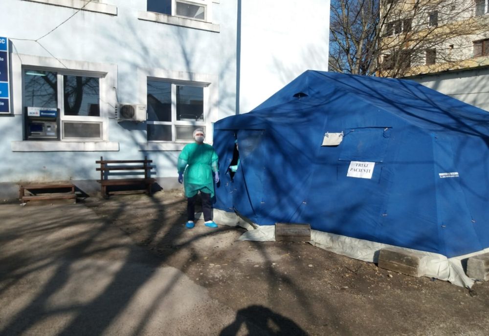 ISU Dolj a montat corturi pentru triajul epidemiologic lângă toate spitalele din județ și unul la Fontiera Calafat