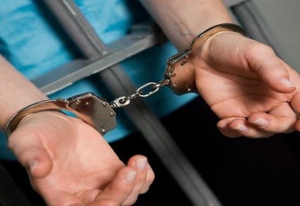 VIDEO. Craiovean dat în urmărire pentru înșelăciune, prins în județul Brașov. A înșelat o primărie din Dolj 