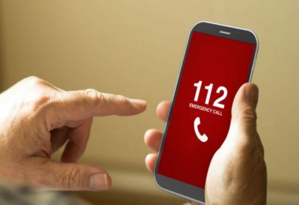 Dolj: Angajata unei primării agresată de doi bărbați. Amendă și dosar penal pentru ultraj