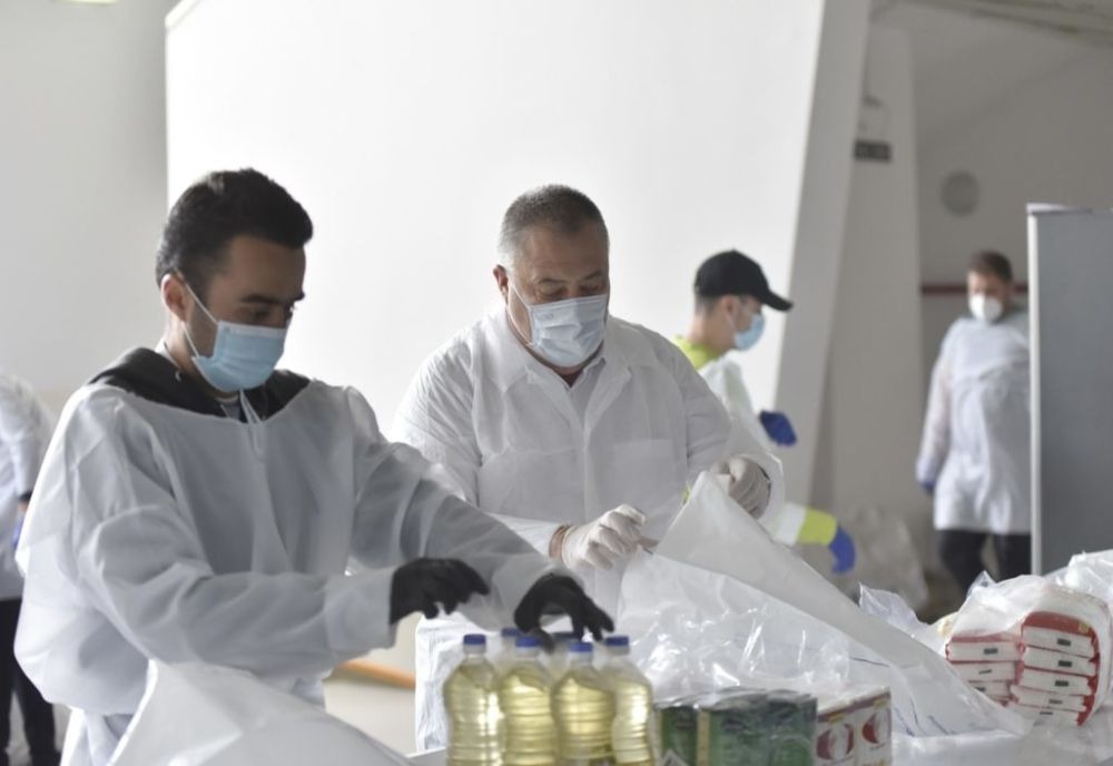 Nu toți craiovenii nevoiași vor primi produsele promise de autorități, înainte de Paște. Au uitat de libere 