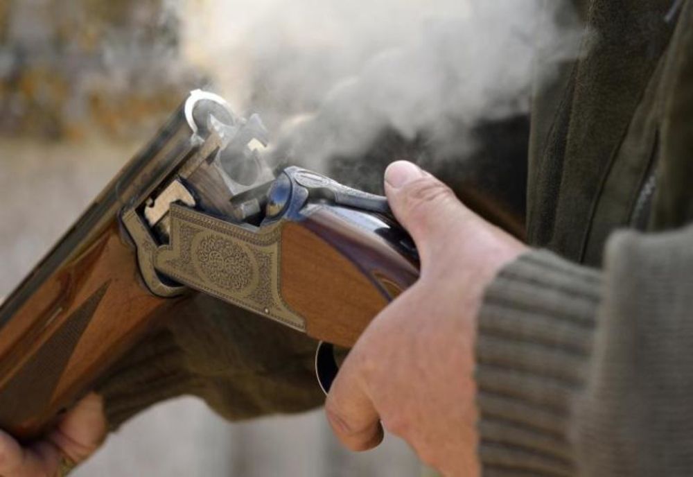 Bătrân cercetat penal pentru deținerea ilegală a unei puști  