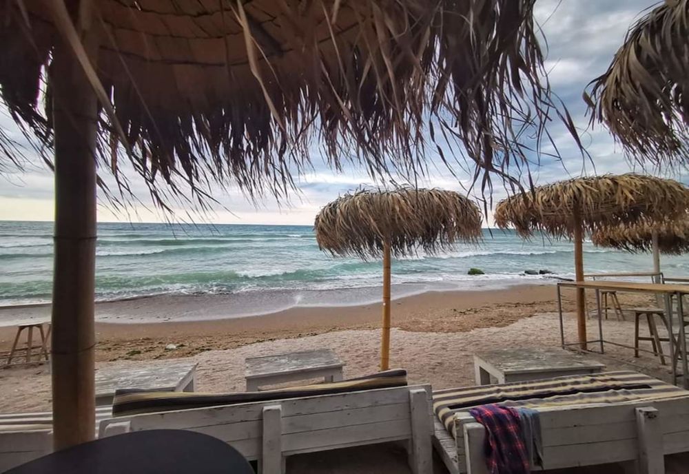 Restricții ridicate pentru vacanța la mare. Accesul pe plajă, permis şi fără şezlonguri