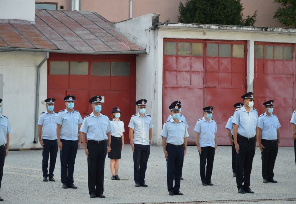 69 de cadre militare au fost avansate în grad