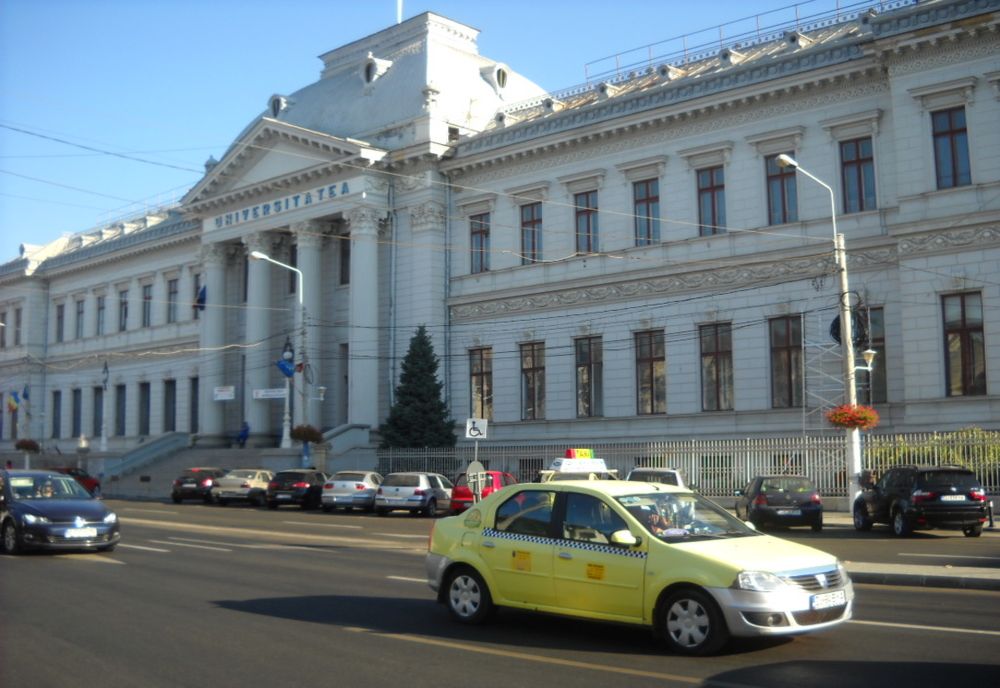 Noul an universitar: Cursuri online, la Universitatea din Craiova