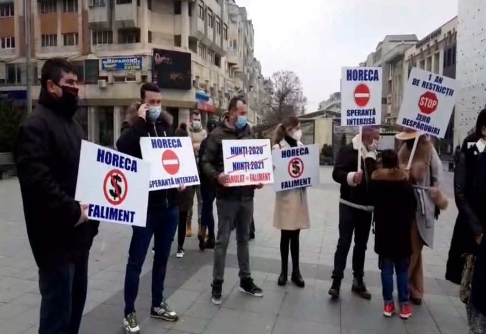 Cei din HoReCa, un nou protest în faţa Prefecturii Dolj