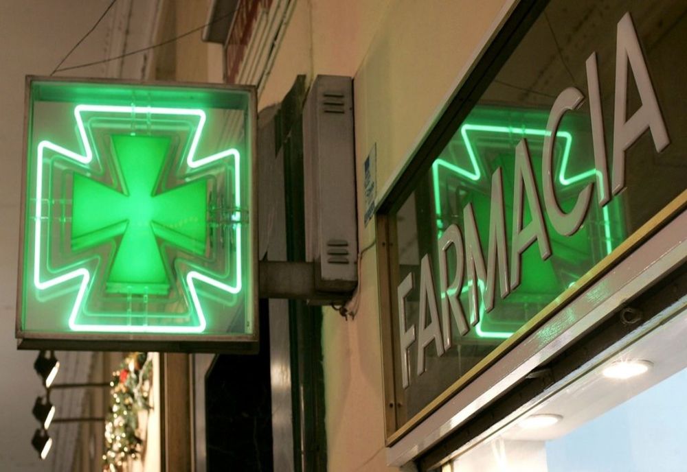 Tâlhărie la o farmacie din Craiova