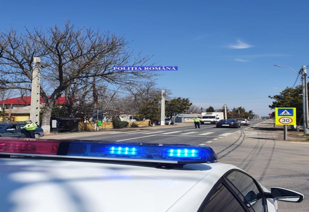 Dolj: O tânără, dosar penal după ce a condus băută şi a lovit un cap de pod şi un copac