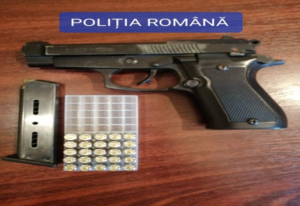 Percheziţii în Dolj, la un bărbat ce deținea ilegal un pistol și mai multe cartușe