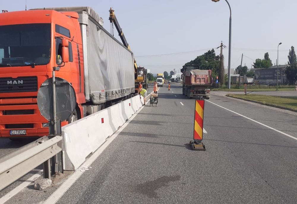 Dolj: Parapete axial de beton, montat pe DN 6, între Craiova şi Işalniţa