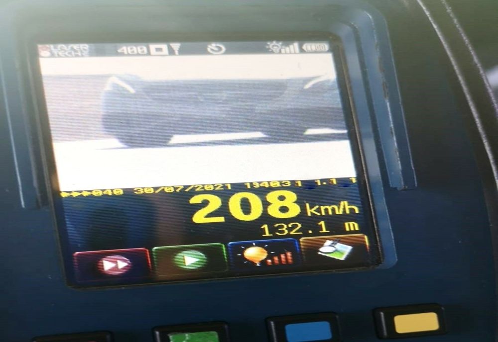 Olt: Şofer din Craiova, luat de radar cu peste 200 km/oră