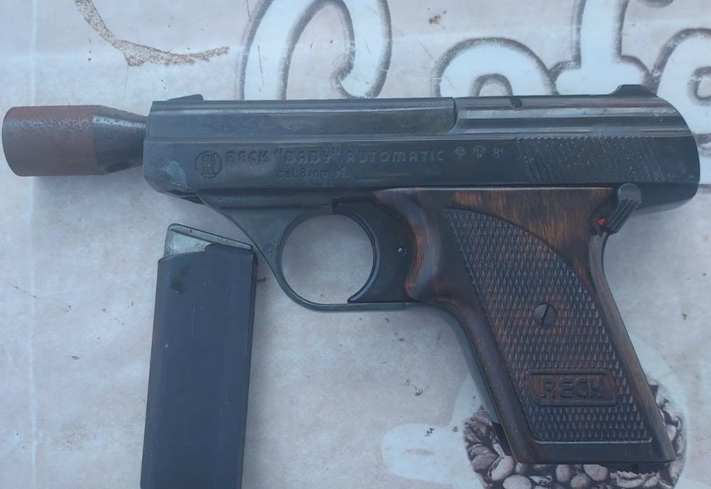 Pistol din Germania, intrudus ilegal în ţară de un bărbat din Dolj